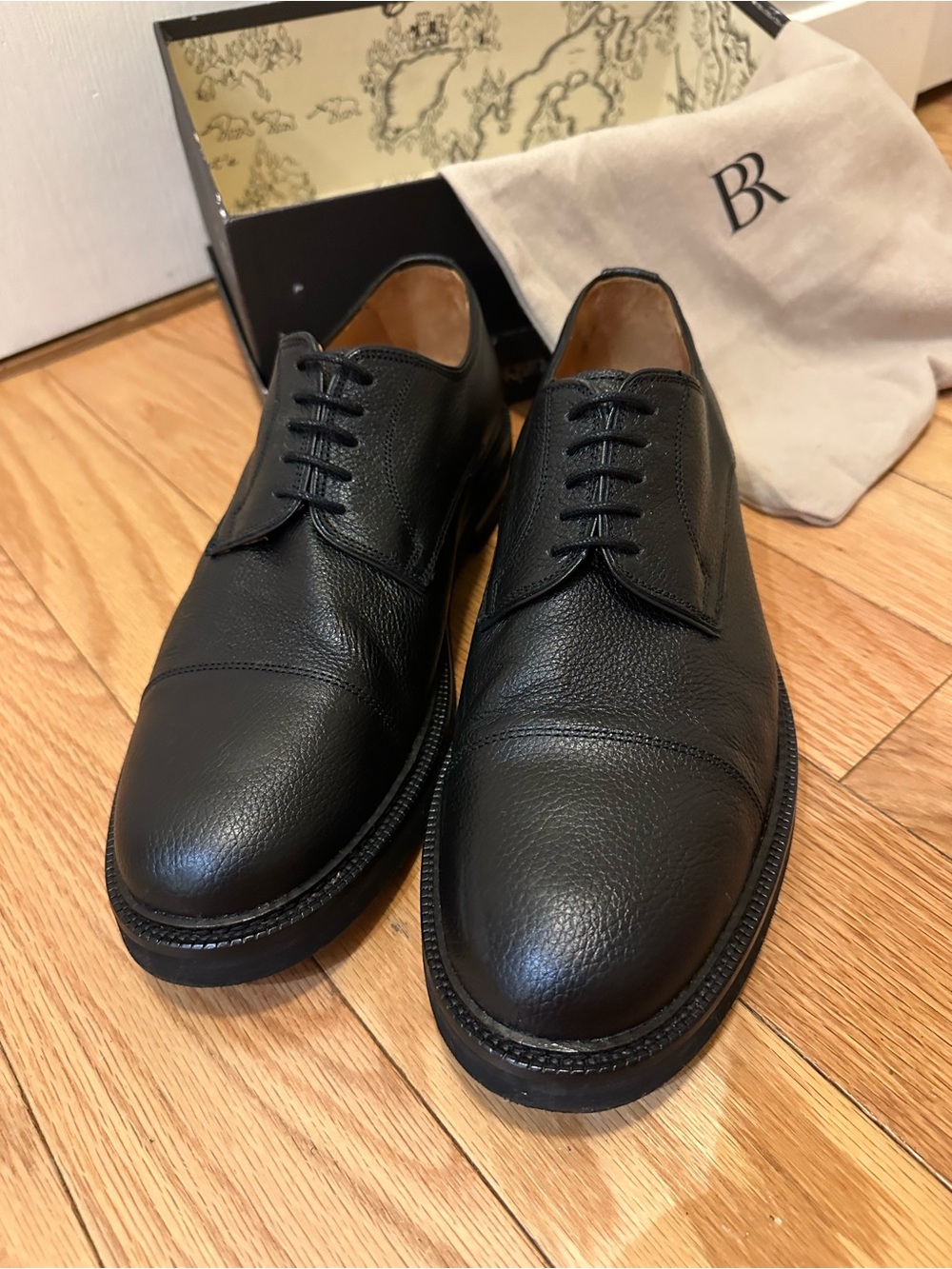 Size 11.5 Banana Republic Black Cap-Toe Leather Derby Shoes
